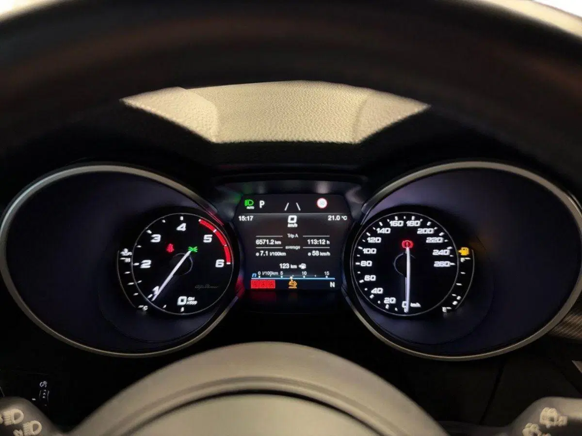 Alfa Romeo Stelvio usata a Ancona (19)