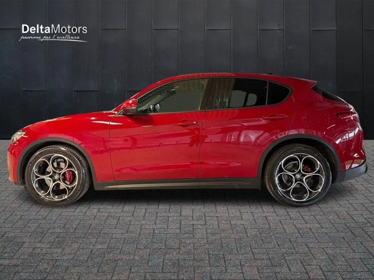 Alfa Romeo Stelvio usata a Ancona (2)