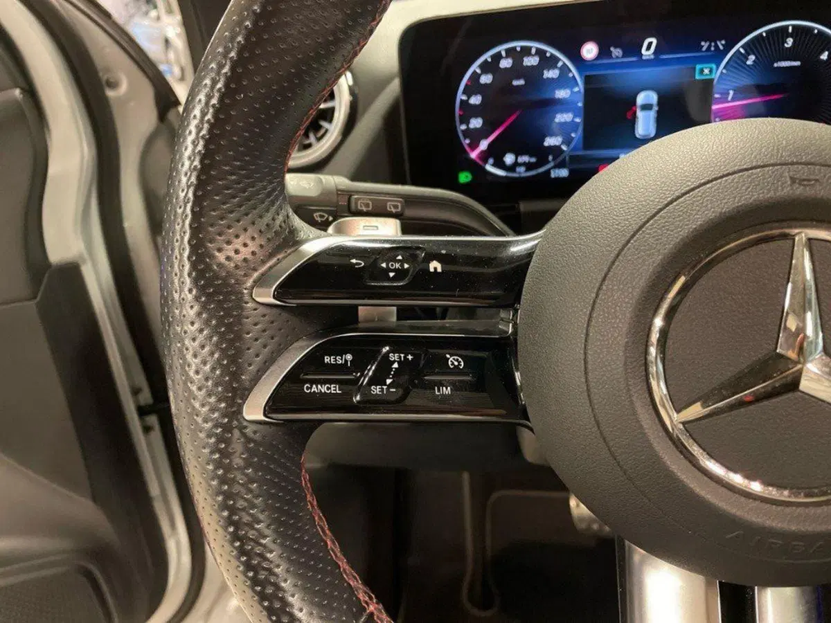 Mercedes-Benz GLA SUV usata a Ancona (17)