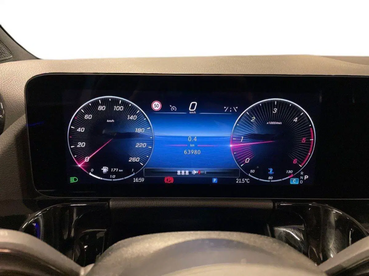 Mercedes-Benz GLA SUV usata a Ancona (19)