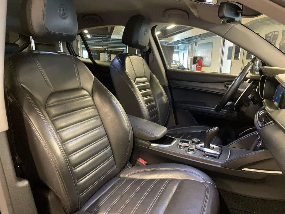 Alfa Romeo Stelvio usata a Ancona (10)