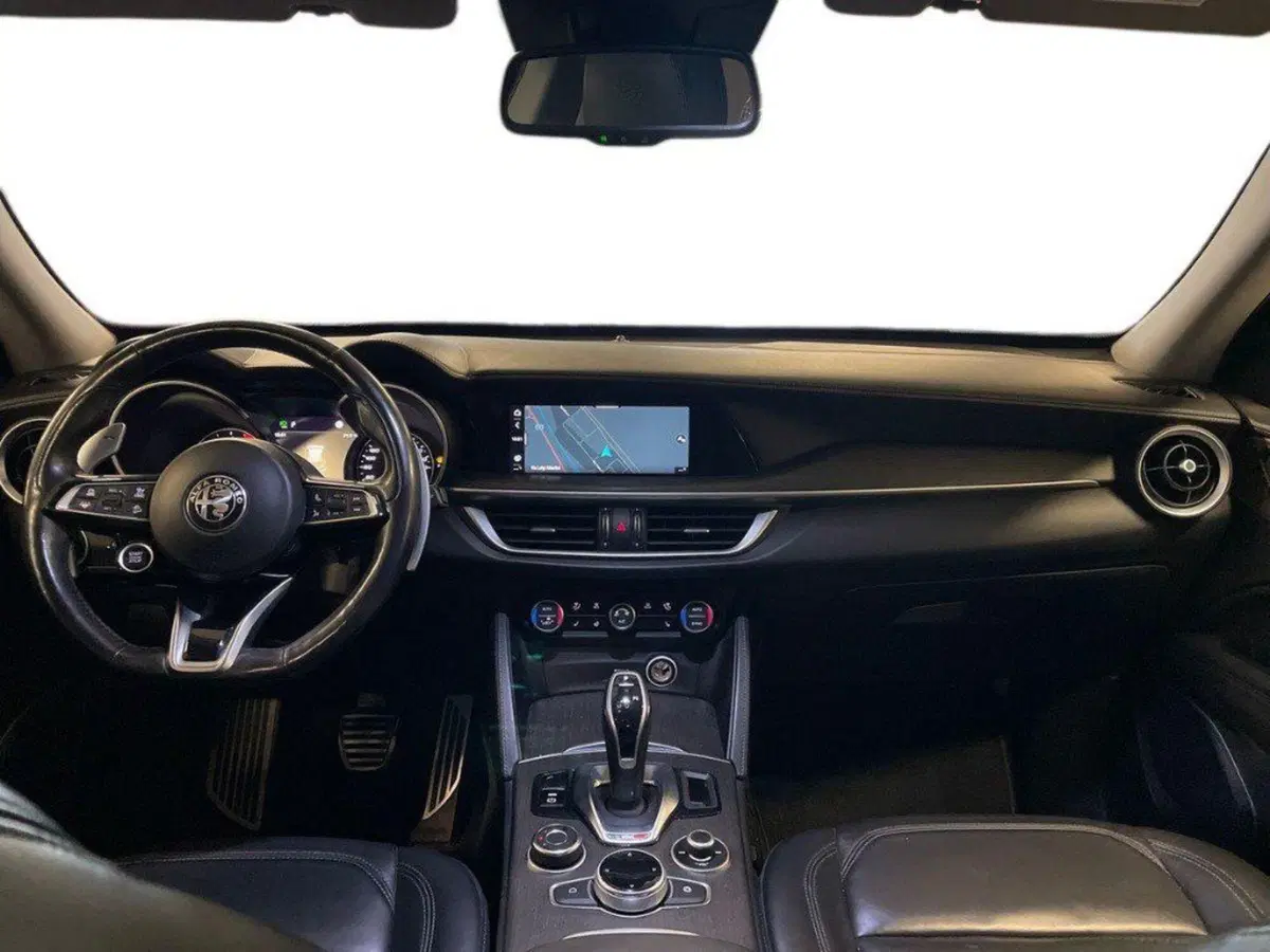 Alfa Romeo Stelvio usata a Ancona (12)