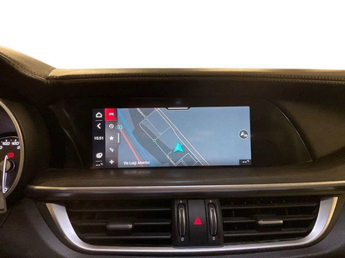 Alfa Romeo Stelvio usata a Ancona (19)
