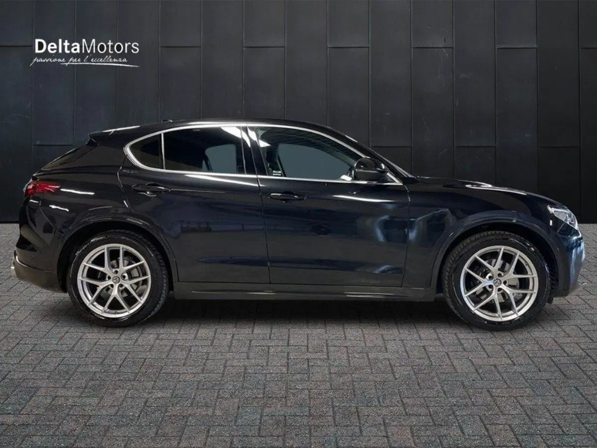 Alfa Romeo Stelvio usata a Ancona (5)