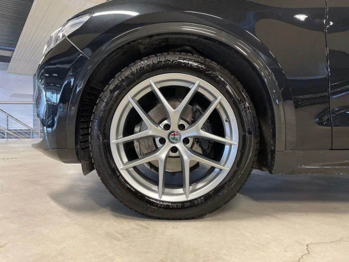 Alfa Romeo Stelvio usata a Ancona (9)