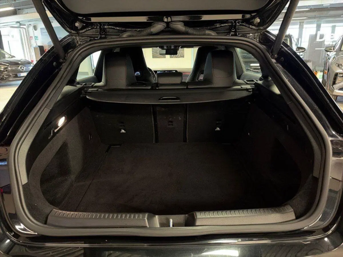 Mercedes-Benz CLA Shooting Brake usata a Ancona (8)