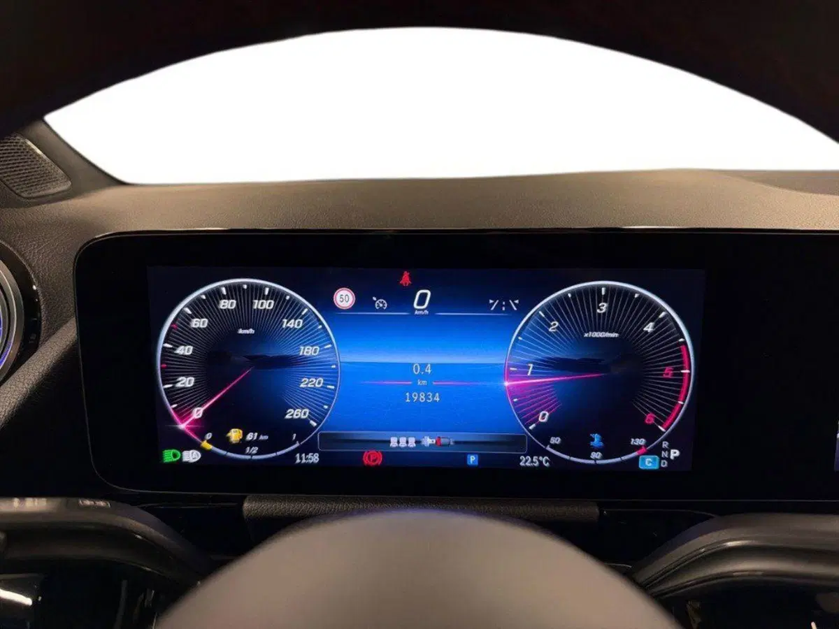 Mercedes-Benz GLA SUV usata a Ancona (19)