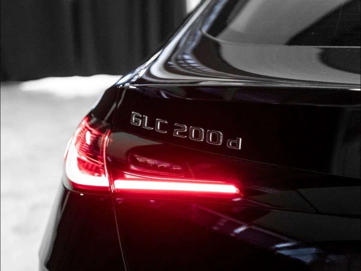 Mercedes-Benz GLC Coupé nuova a Ancona (4)