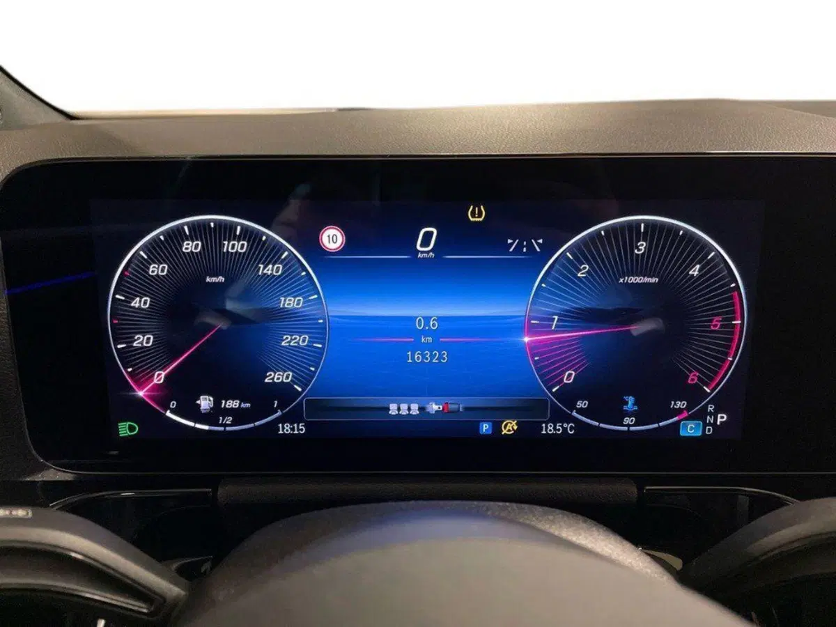 Mercedes-Benz GLA SUV usata a Ancona (11)