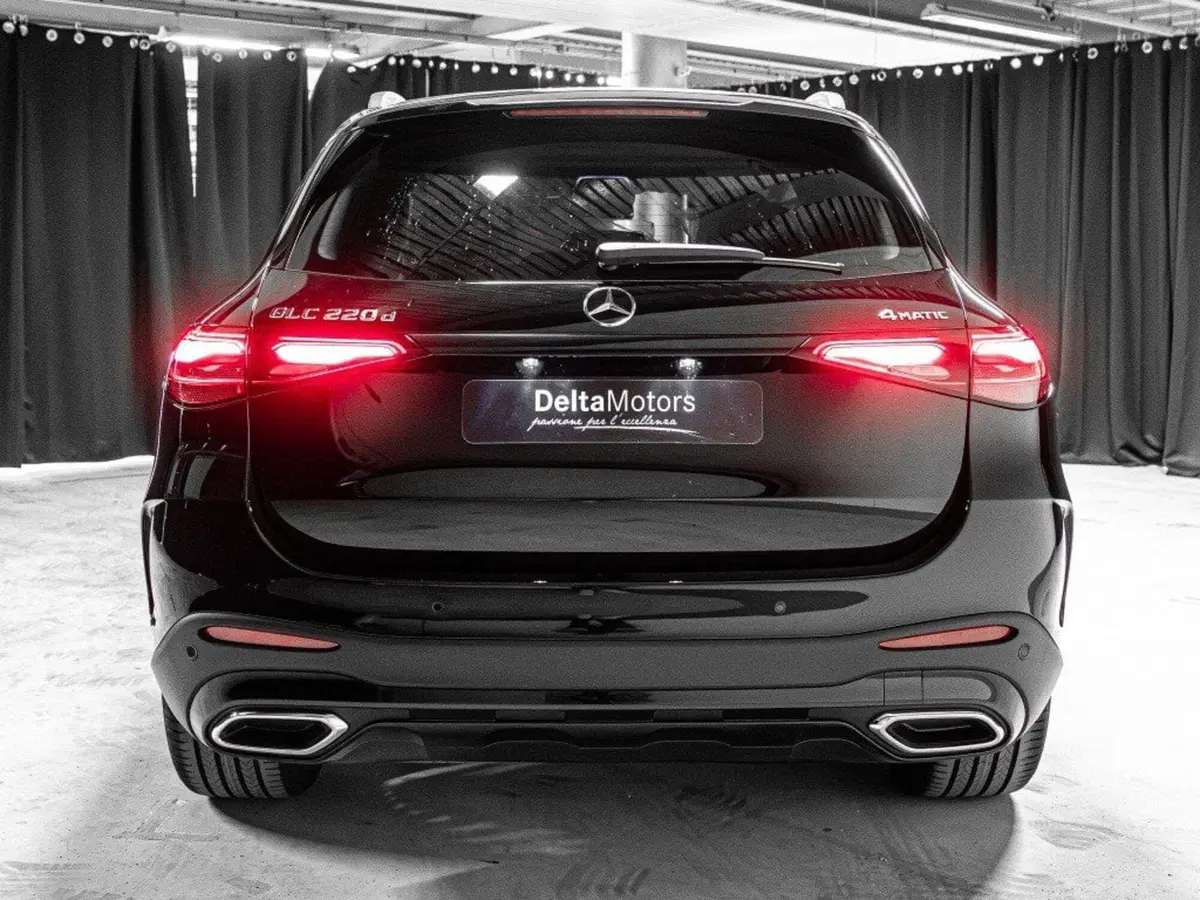 Mercedes-Benz GLC SUV nuova a Ancona (5)
