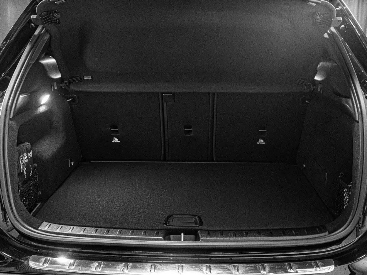 Mercedes-Benz GLA SUV nuova a Ancona (10)