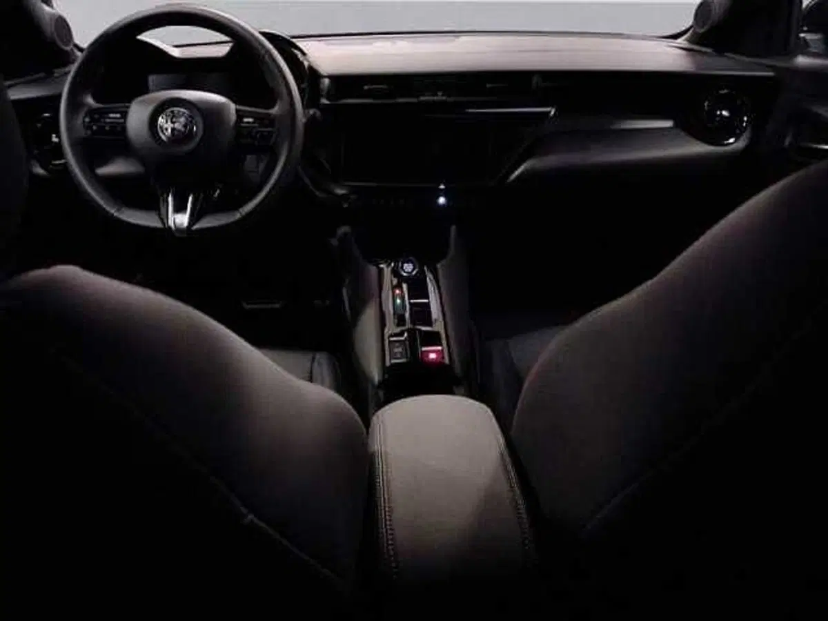 Alfa Romeo Junior nuova a Milano (11)