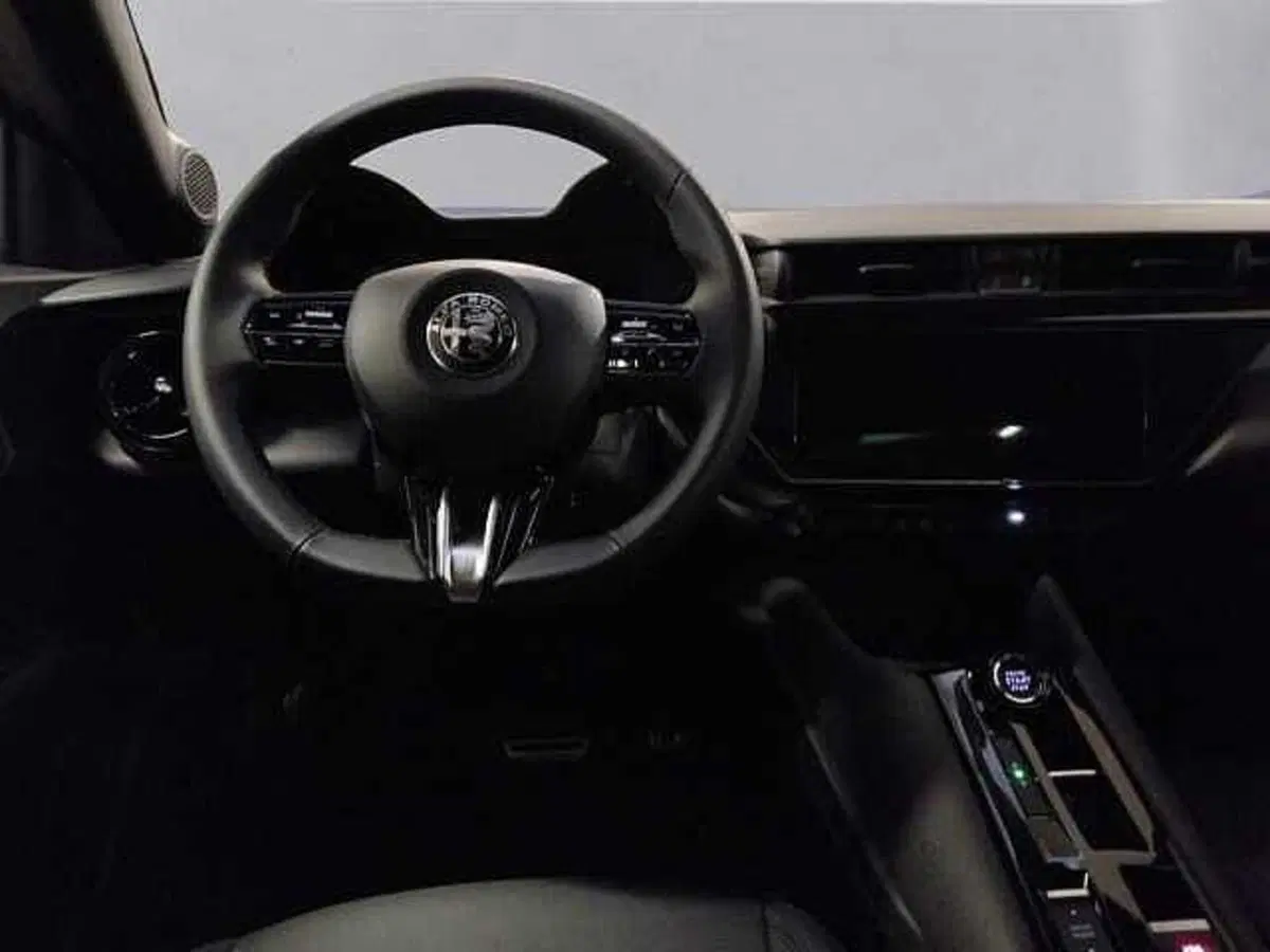 Alfa Romeo Junior nuova a Milano (12)