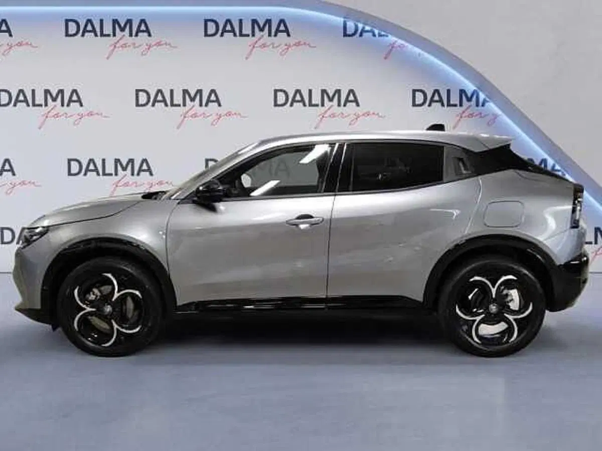 Alfa Romeo Junior nuova a Milano (2)