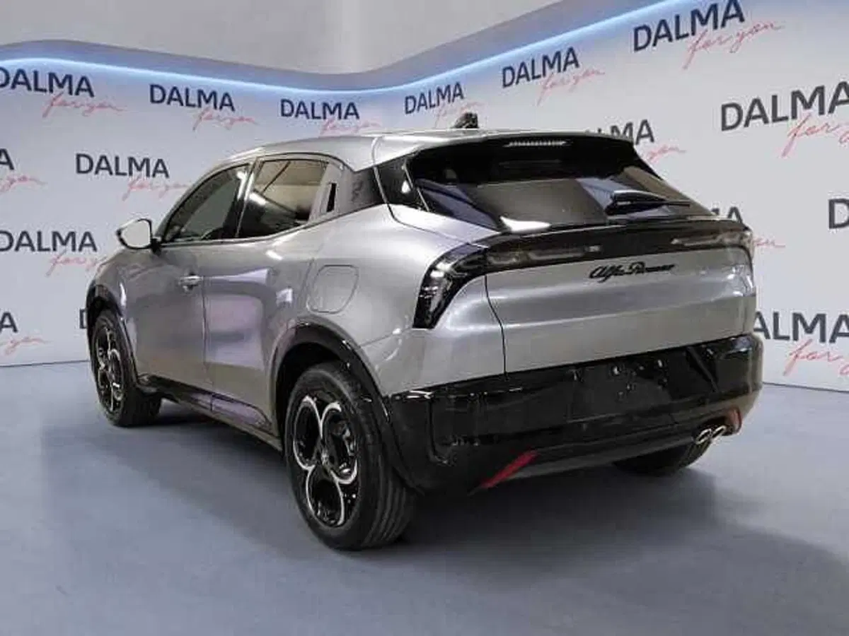 Alfa Romeo Junior nuova a Milano (3)