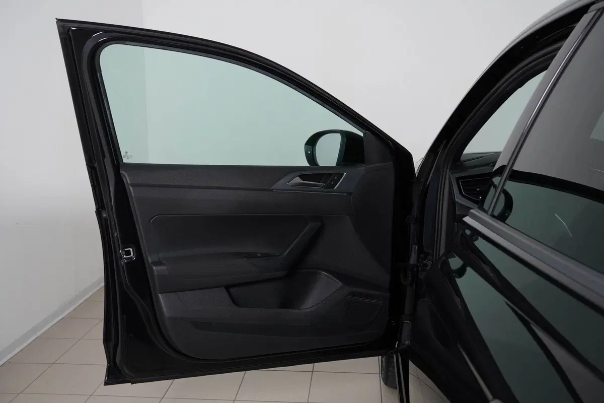 Volkswagen Taigo usata a Perugia (14)