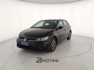 Volkswagen Polo 1.0 tsi Life 95cv del 2023 usata a Massa