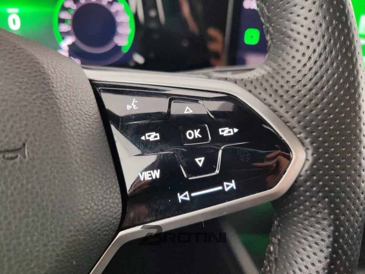 Volkswagen Golf usata a Massa-Carrara (12)