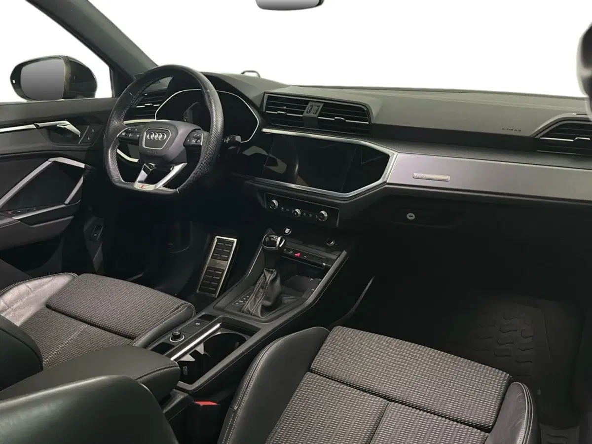 Audi Q3 Sportback usata a Napoli (10)