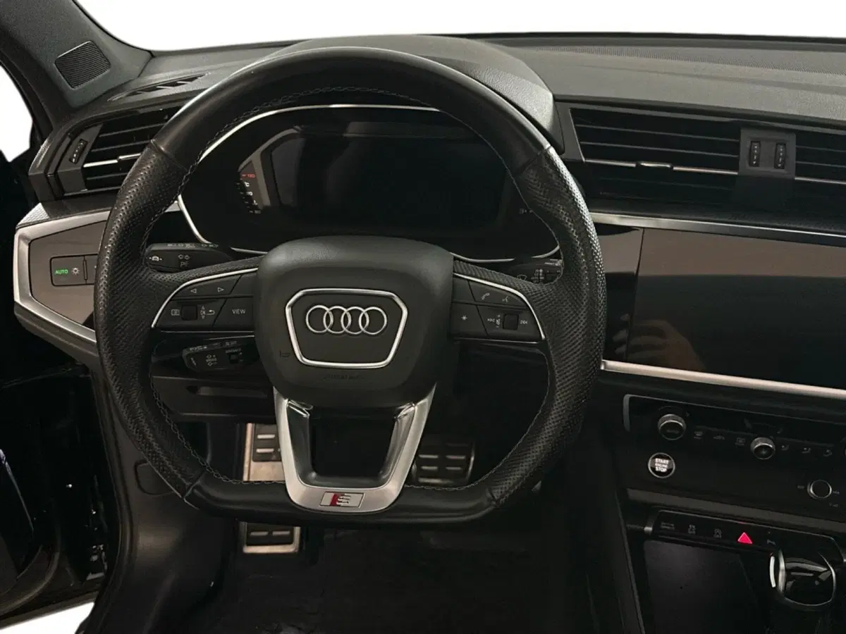 Audi Q3 Sportback usata a Napoli (11)