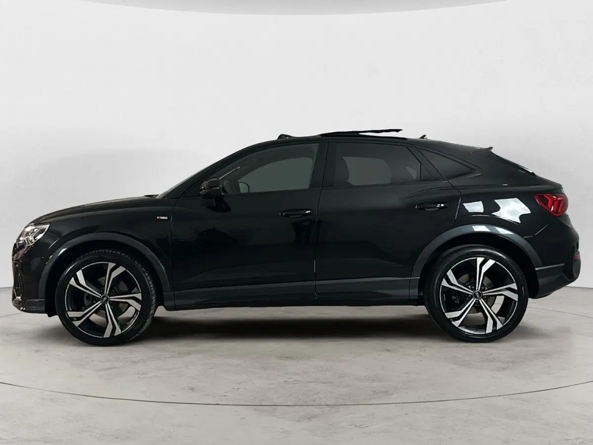 Audi Q3 Sportback usata a Napoli (3)