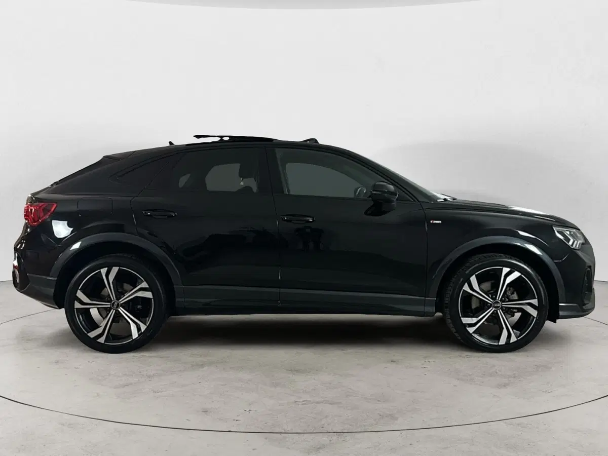 Audi Q3 Sportback usata a Napoli (5)