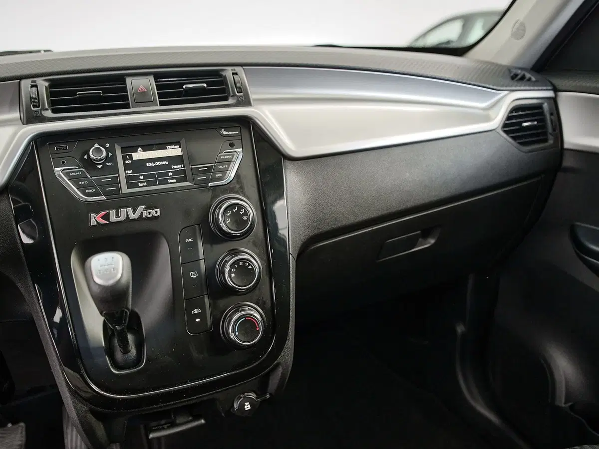 Mahindra KUV100 usata a Prato (11)
