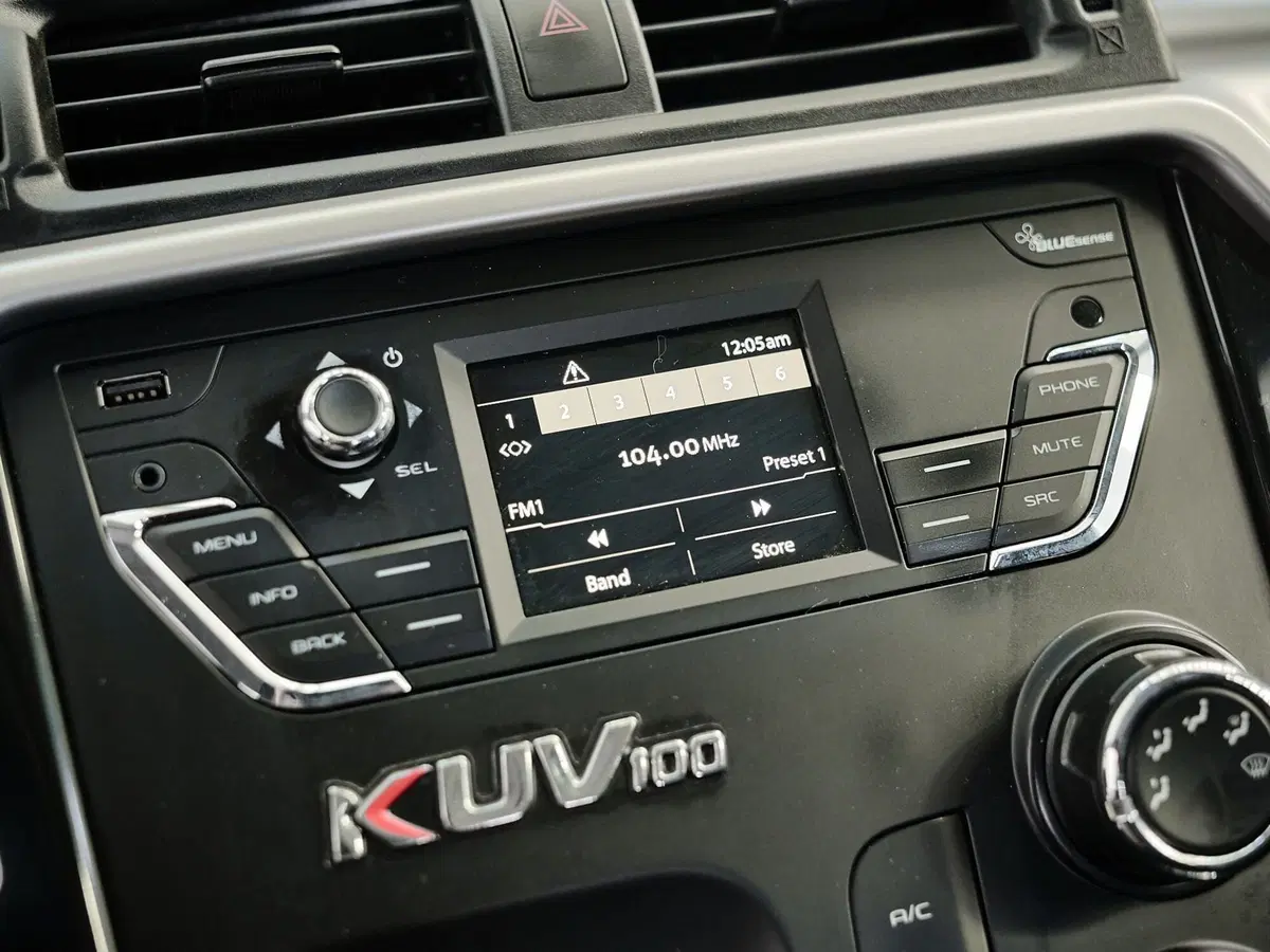 Mahindra KUV100 usata a Prato (12)