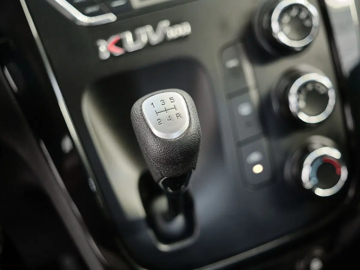 Mahindra KUV100 usata a Prato (14)