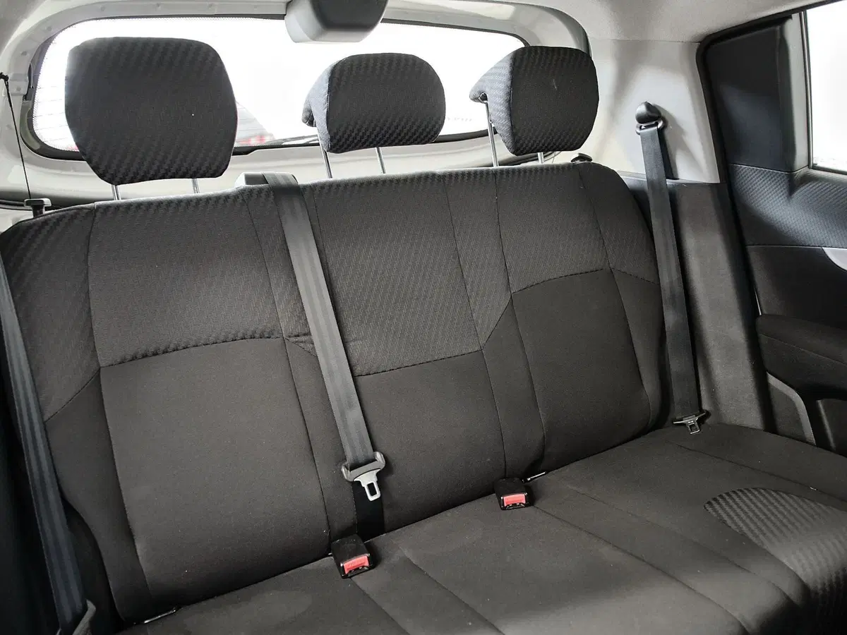 Mahindra KUV100 usata a Prato (17)