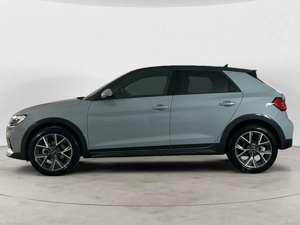 Audi A1 allstreet usata a Napoli (3)