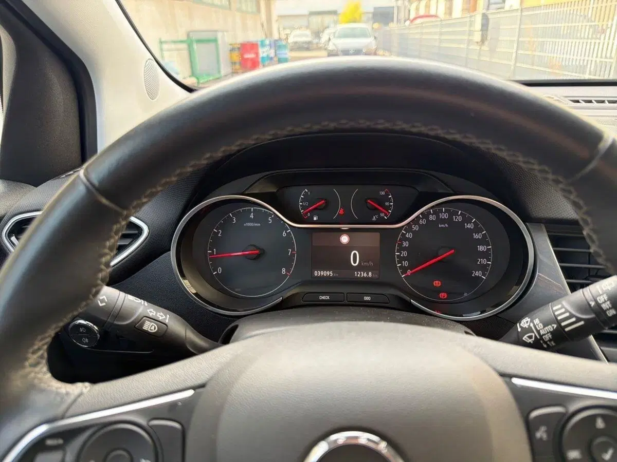Opel Crossland X usata a Ravenna (12)