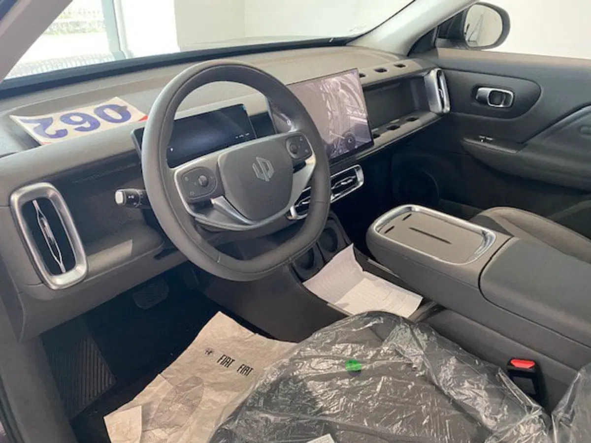 Leapmotor B10 nuova a Benevento (11)
