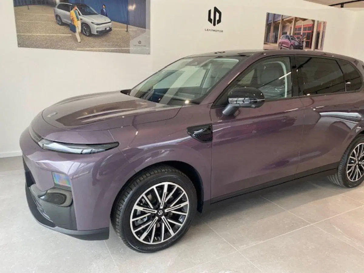 Leapmotor B10 nuova a Benevento (13)