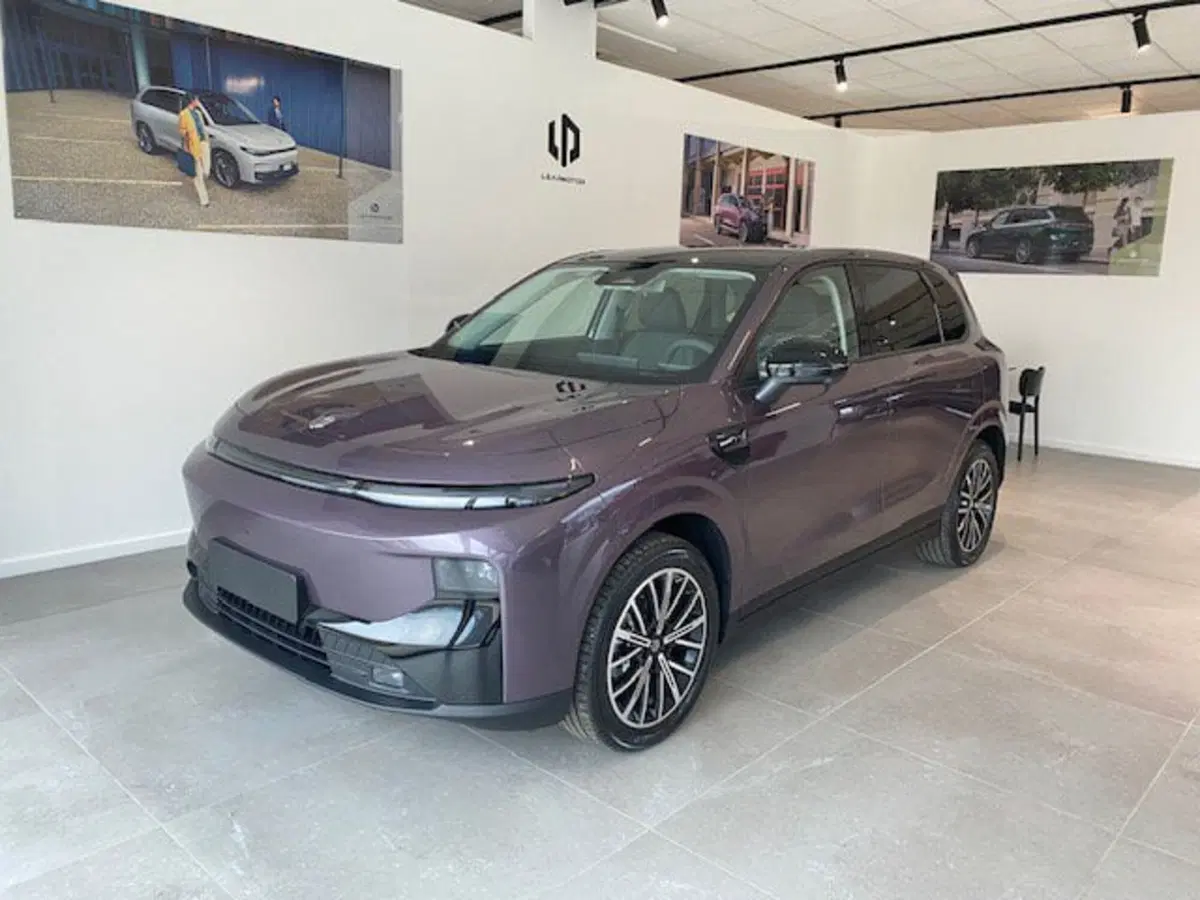Leapmotor B10 nuova a Benevento (2)