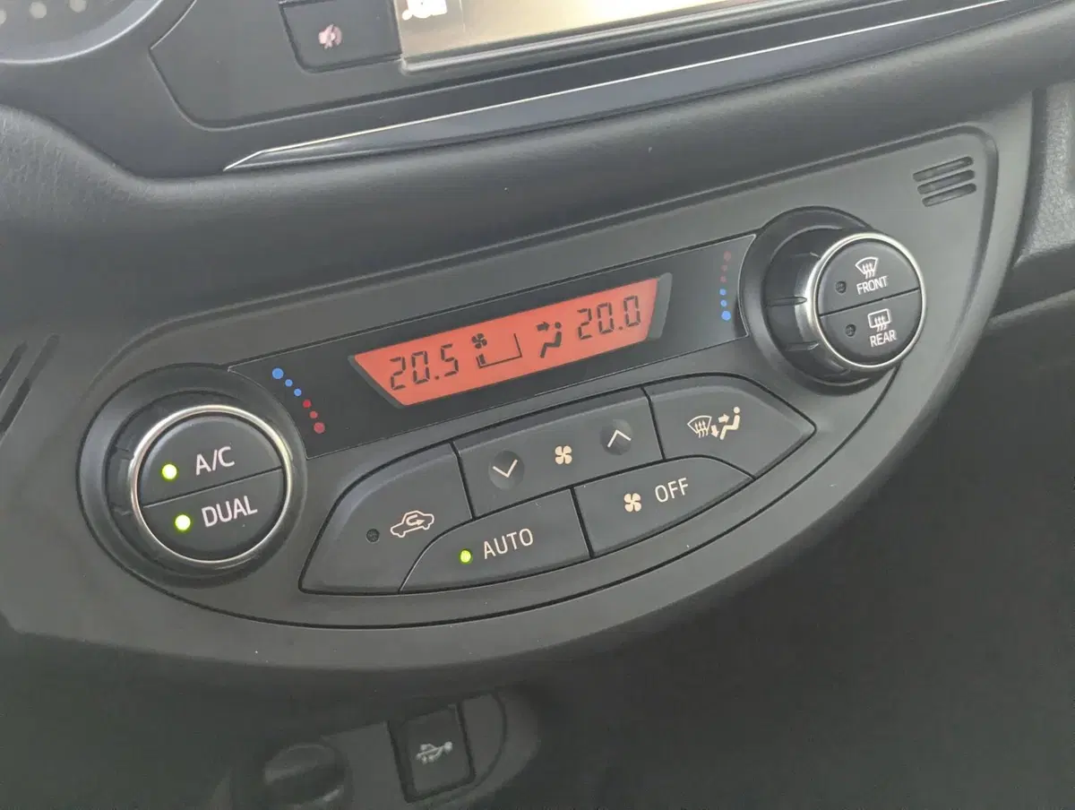 Toyota Yaris usata a Pescara (14)