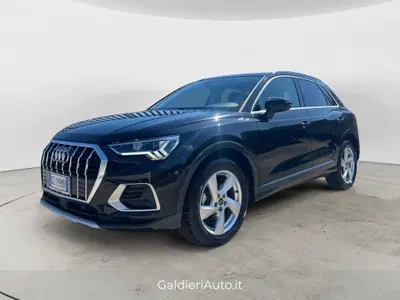 Audi Q3 35 2.0 tdi Business Advanced s-tronic del 2025 usata a Fisciano
