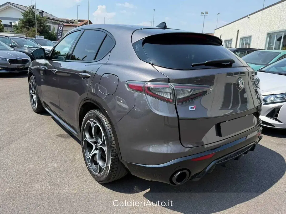 Alfa Romeo Stelvio usata a Salerno (3)