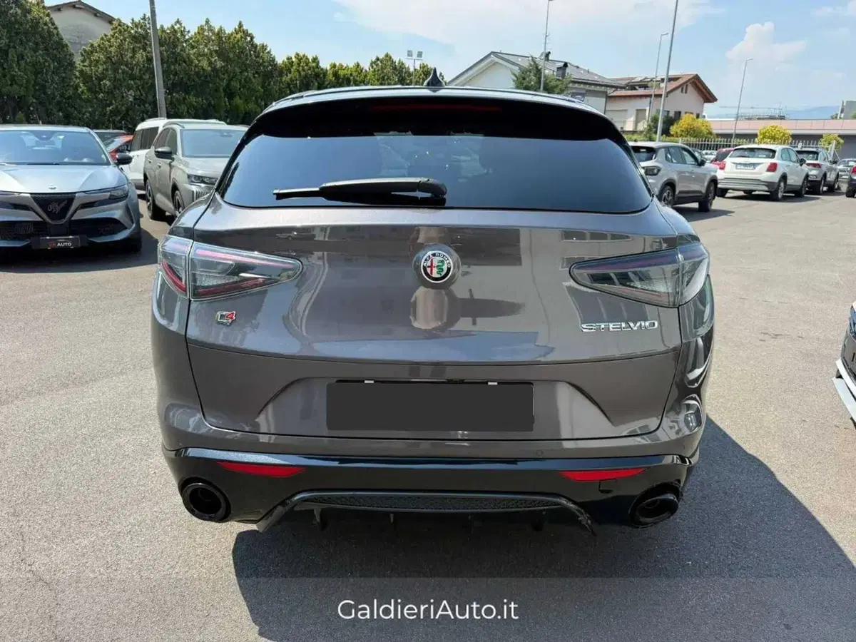 Alfa Romeo Stelvio usata a Salerno (4)