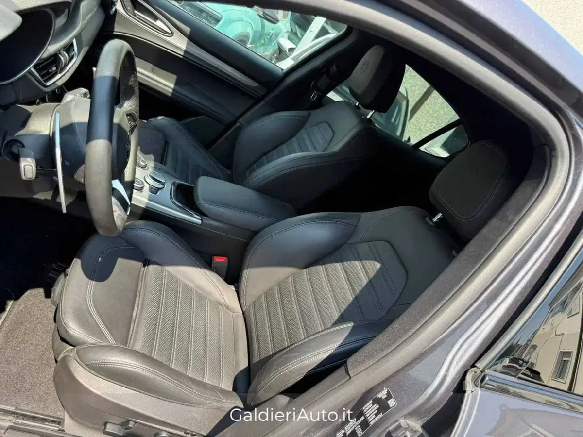 Alfa Romeo Stelvio usata a Salerno (6)
