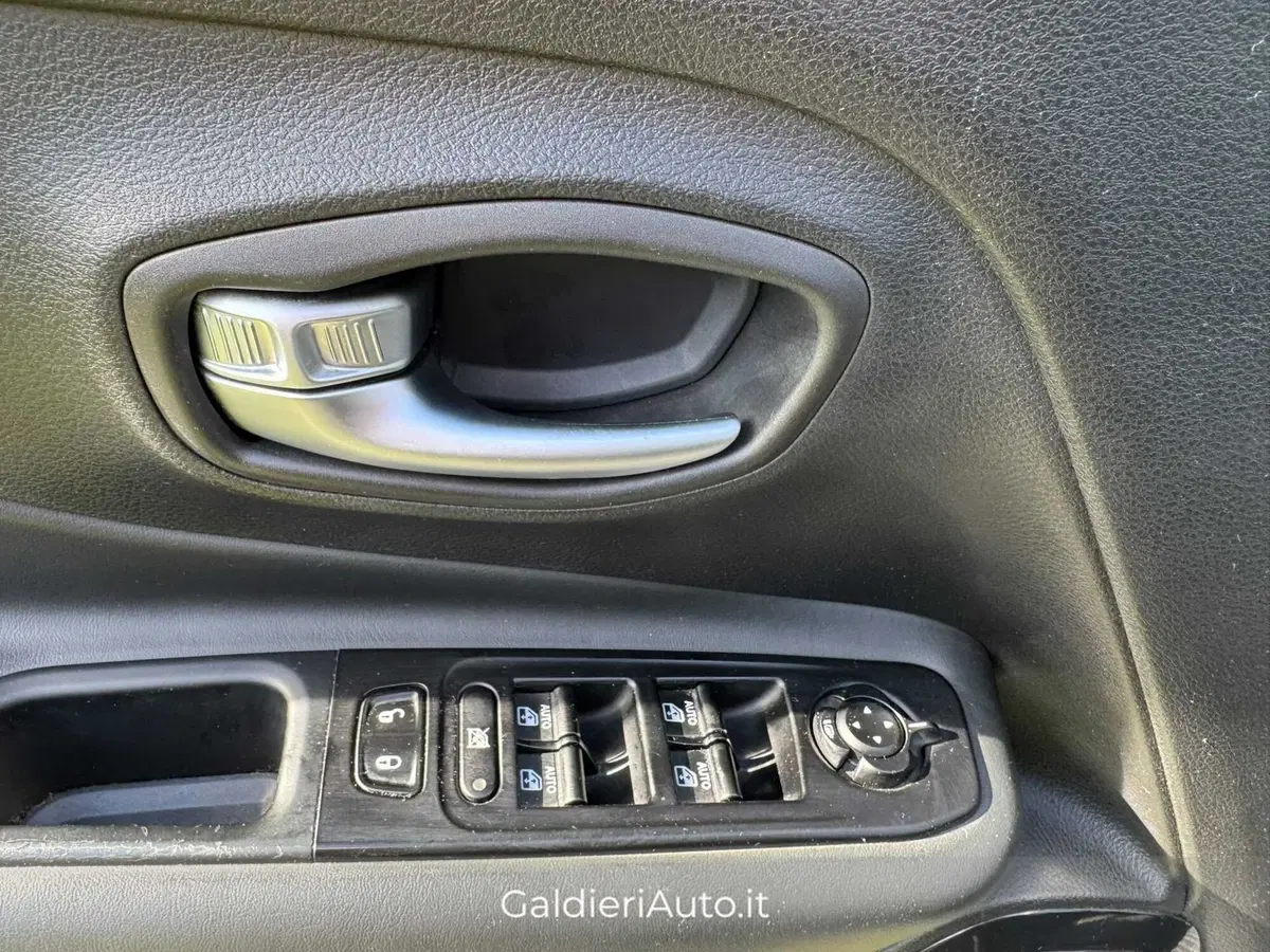 Jeep Renegade usata a Salerno (15)