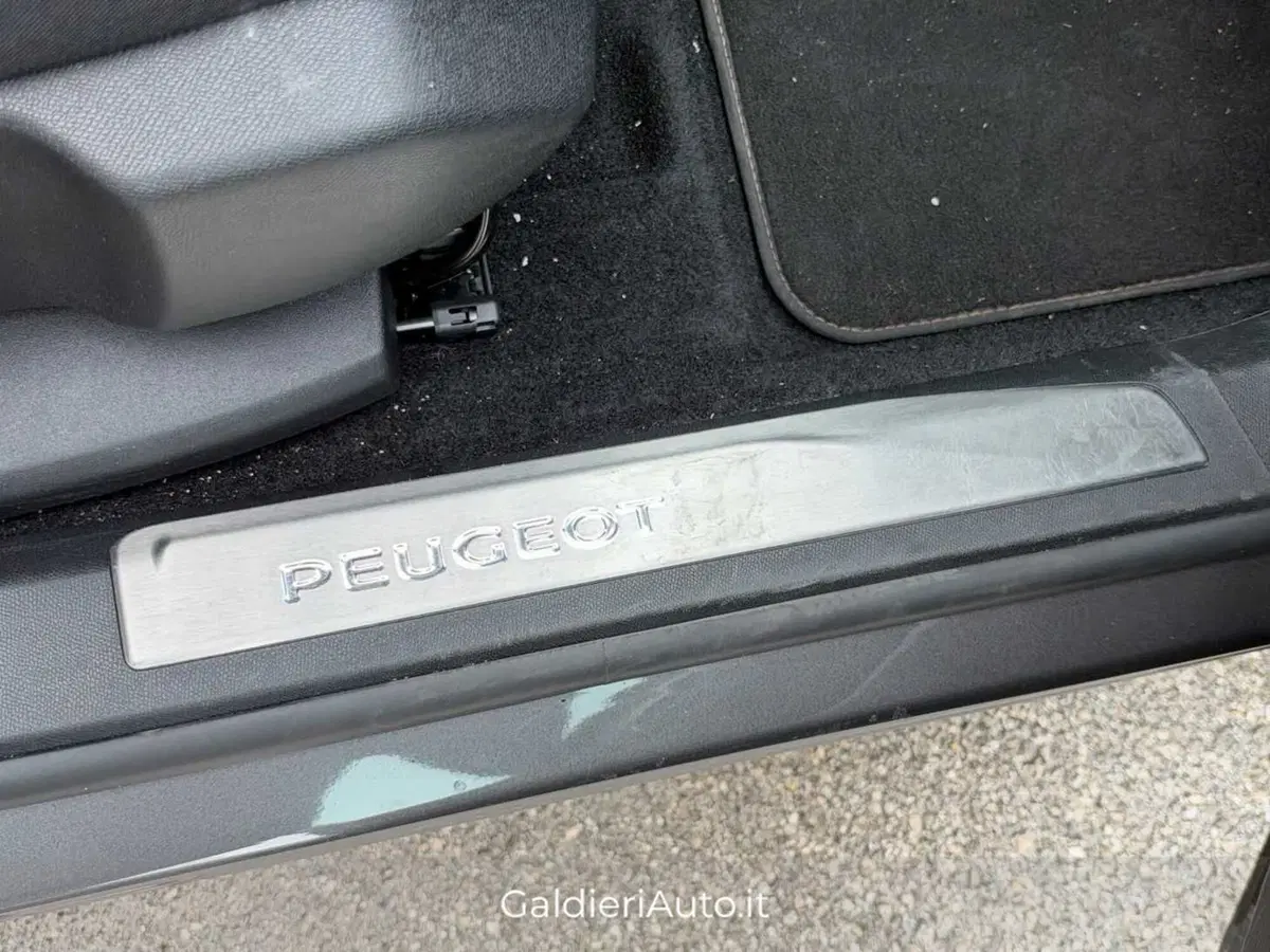 Peugeot 3008 usata a Salerno (11)