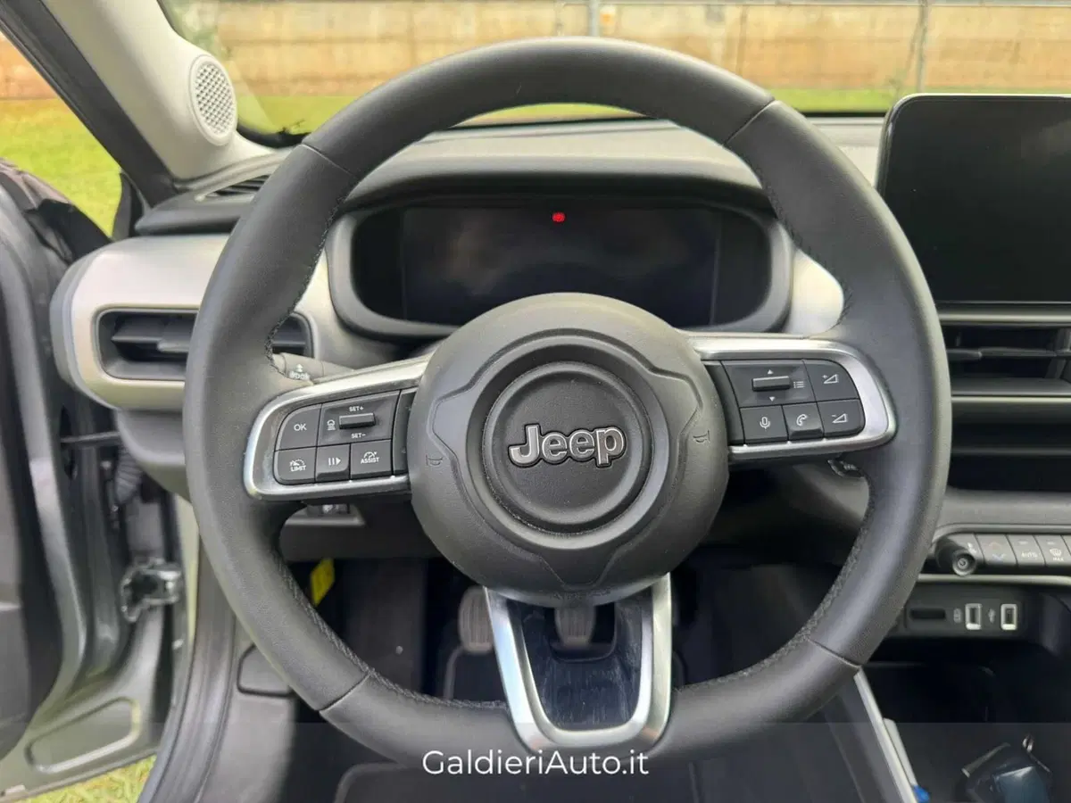 Jeep Avenger usata a Salerno (18)