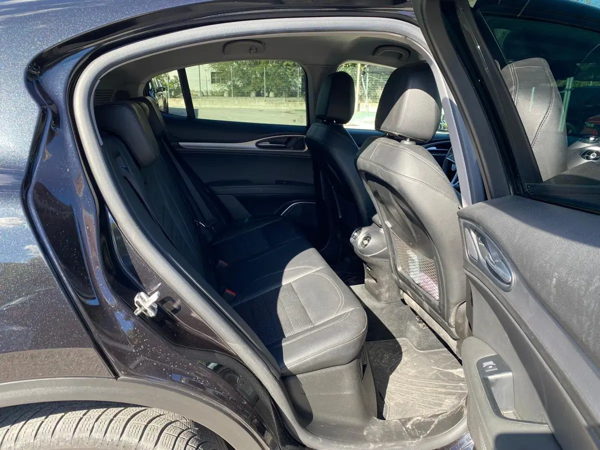 Alfa Romeo Stelvio usata a Ancona (12)