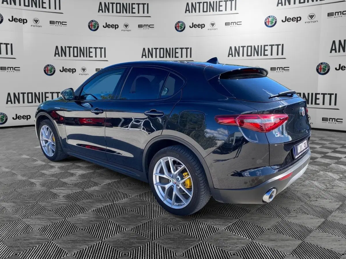 Alfa Romeo Stelvio usata a Ancona (6)
