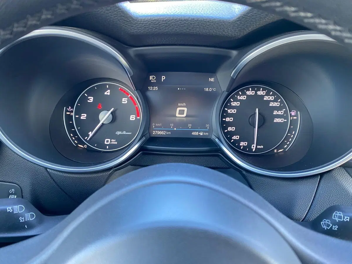 Alfa Romeo Stelvio usata a Ancona (8)