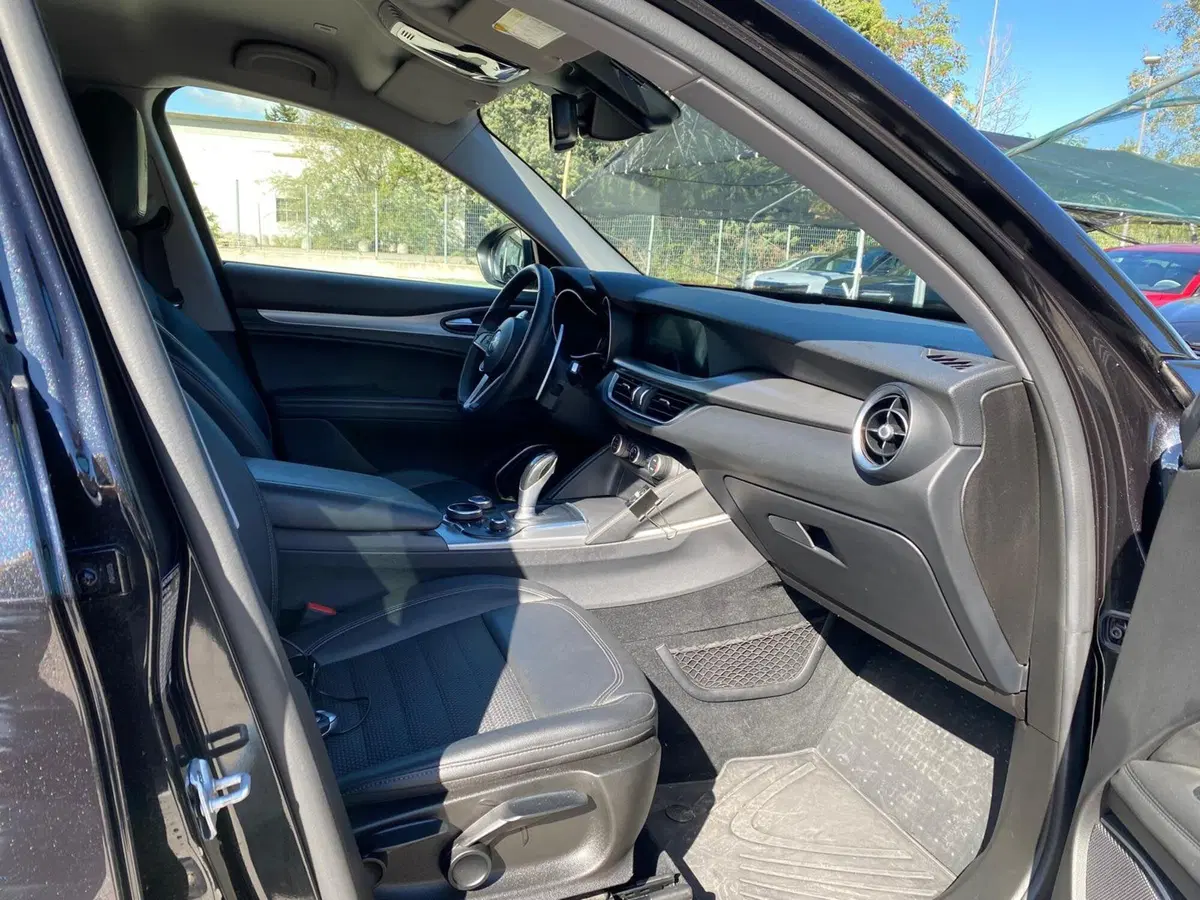 Alfa Romeo Stelvio usata a Ancona (9)