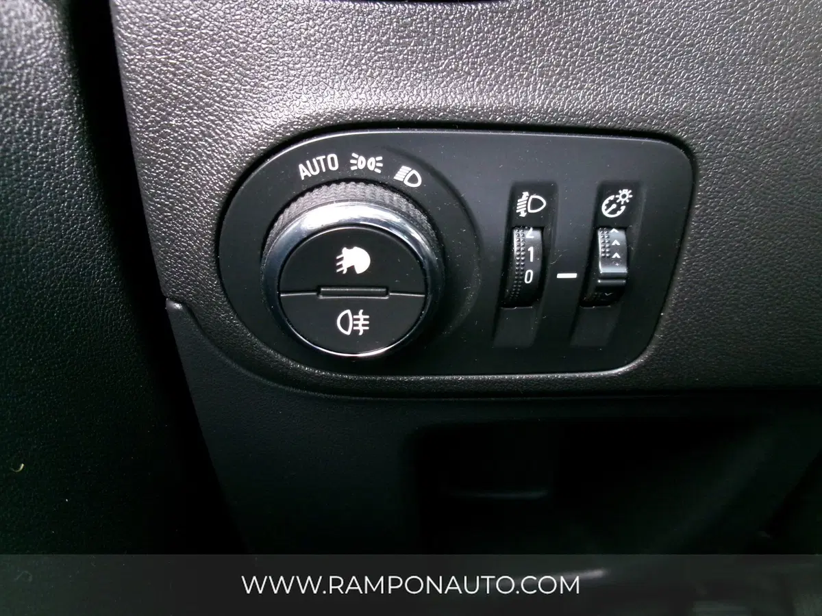 Opel Crossland X usata a Venezia (18)