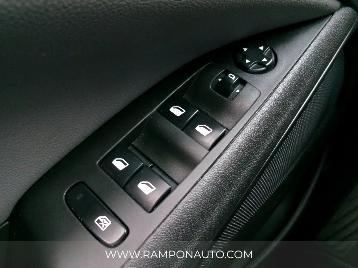 Opel Crossland X usata a Venezia (19)