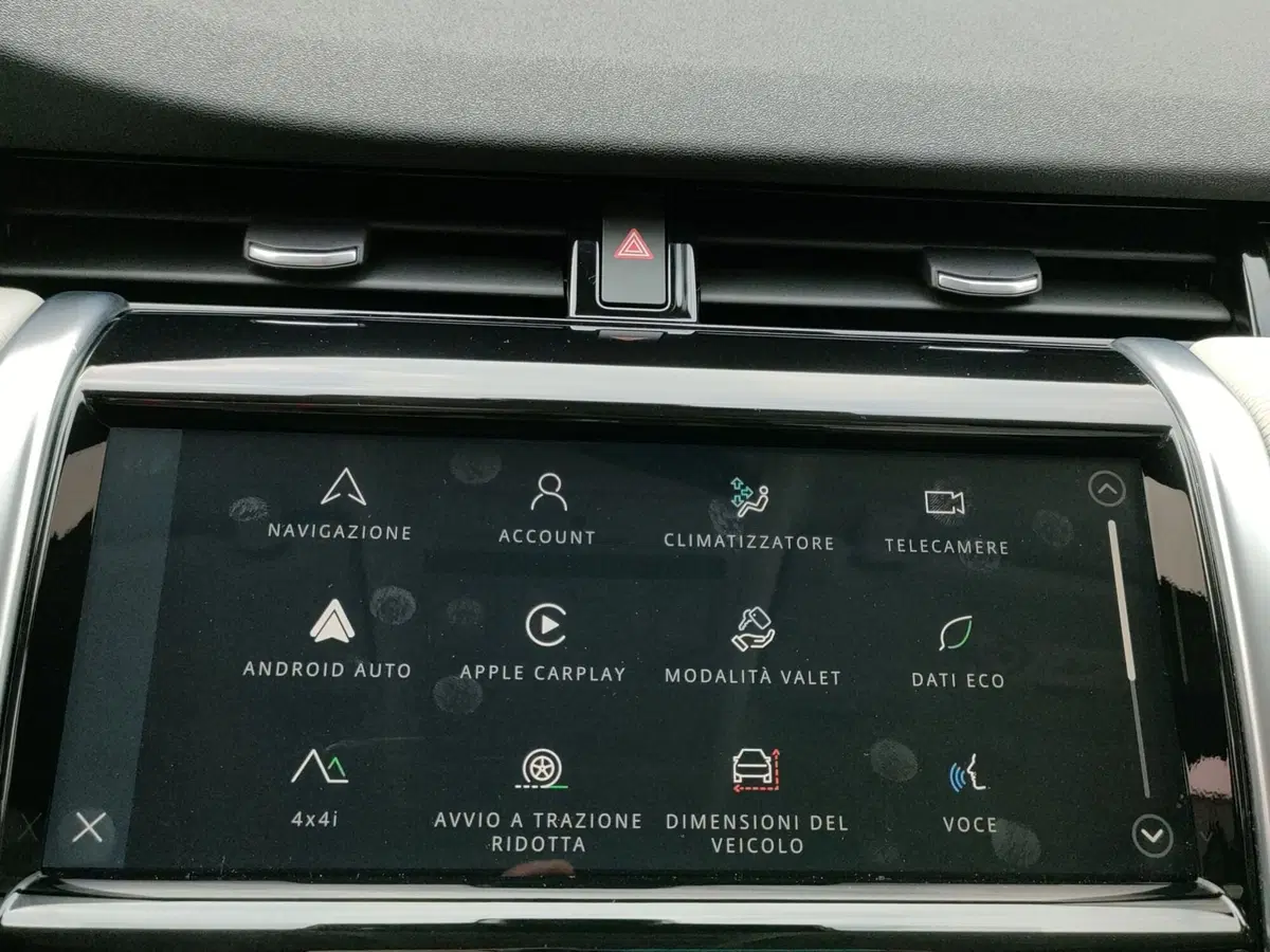 Land Rover Discovery Sport usata a Lecco (16)